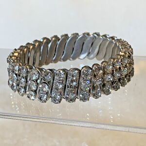 Vintage Brand NY Rhinestone Expansion Bracelet Silver Tone Stretch Hong Kong